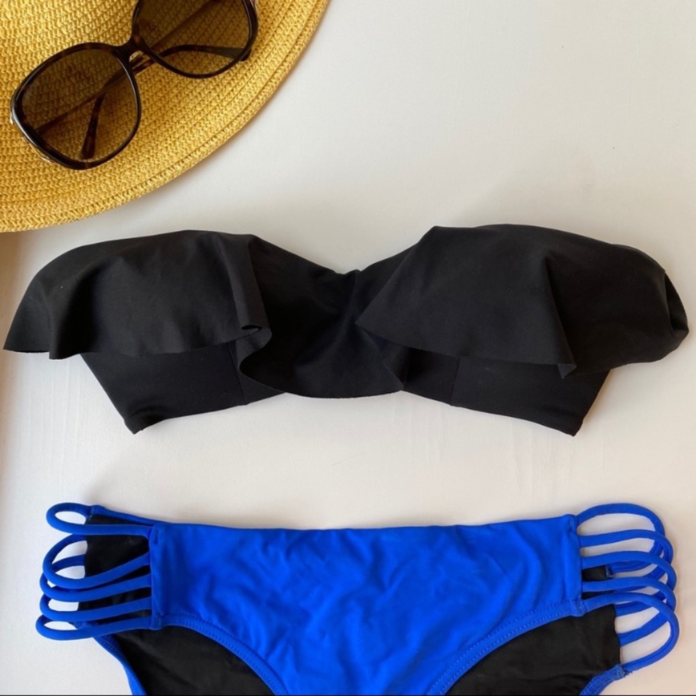 ⭐️2/$35⭐️ Ruffled Bandeau Bikini Top with Adjustable & Removale Straps